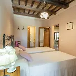 Villa Nonno Fernando 14, Emma Cortona