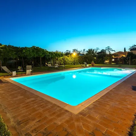 Villa Nonno Fernando 14, Emma Cortone