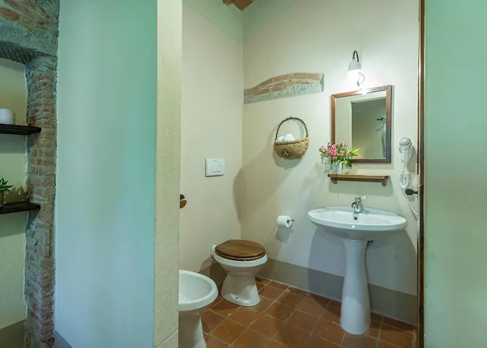 Villa Nonno Fernando 18&4, Emma Cortona