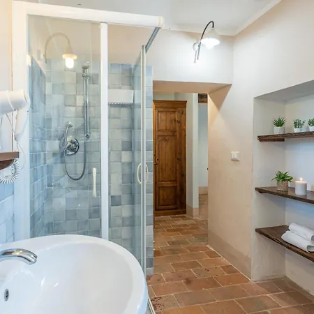 Nonno Fernando 18&4, Emma Вілла Кортона